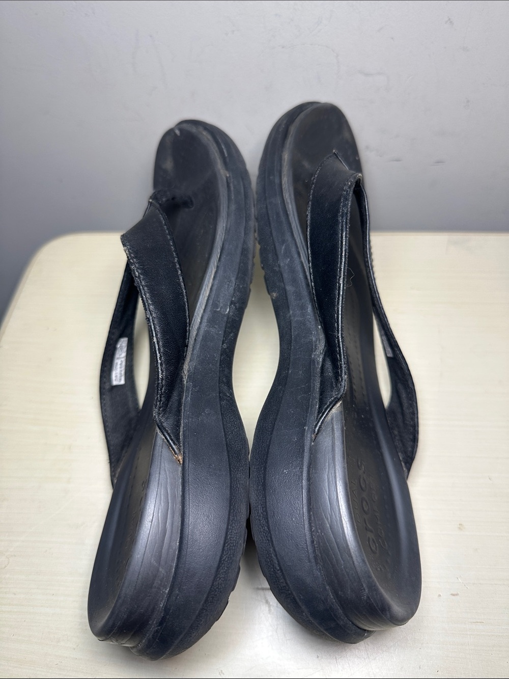 CROCS Black Comfort capri V Flip Flops - Picture 6 of 9